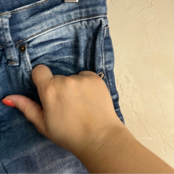 BDG Twig‎ High Rise Distressed Knees Denim Jeans - Picture 3 of 7